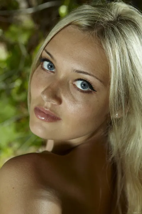 Nelly A: Petite Blonde Undresses and Spreads Outdoors on a Bench – photo 19 of 21