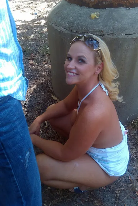 Dee Siren: Chubby Blonde MILF Gets Fucked Outdoors and Takes a Facial – photo 17 of 17
