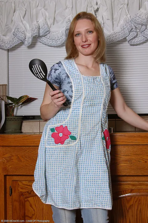 Pale Redhead MILF Unveils Trimmed Pussy in the Kitchen – photo 2 of 20