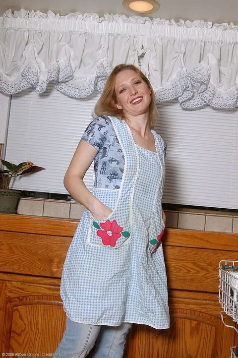 Pale Redhead MILF Unveils Trimmed Pussy in the Kitchen – photo 3 of 20