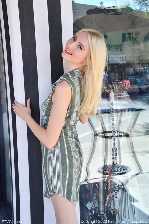 Tall Blonde Poses Nude Outdoors and Flashes Her Small Booty – photo 12 of 21