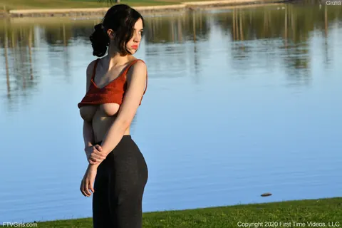 Giulia Wylde: Slim Brunette Bares Her Big Tits in Yoga Pants on the Beach – photo 15 of 20