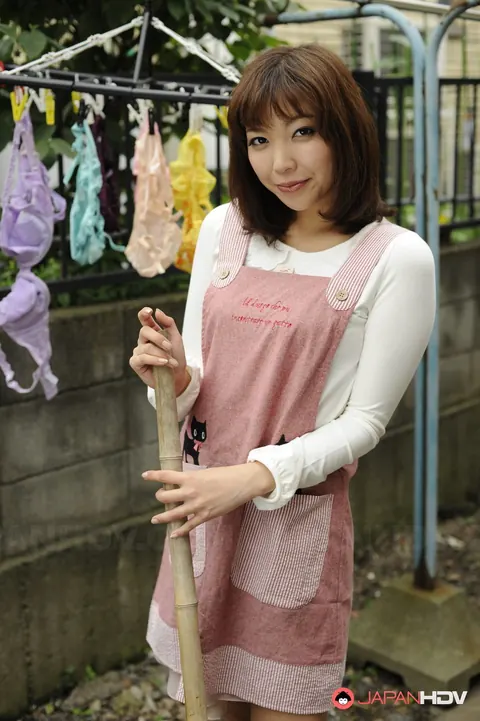 Juri Kitahara: Asian Brunette Flaunts Her Perfect Ass and Trimmed Pussy Outdoors – photo 2 of 15