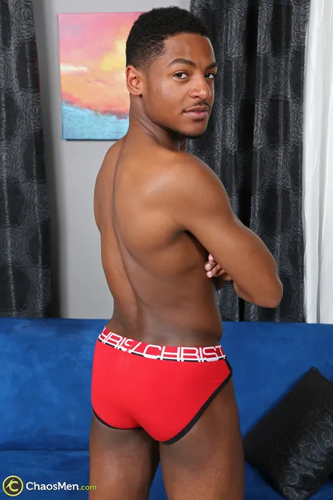 Thick Hairy Ebony Man Strips and Shows His Big Ass – photo 7 of 20