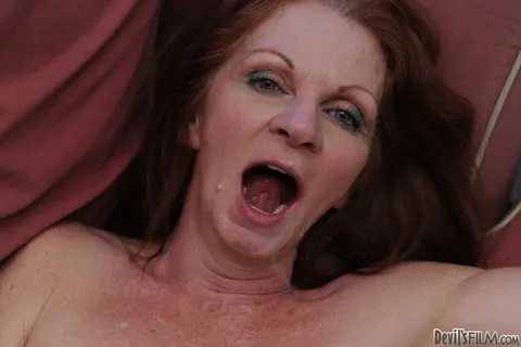 Misty Gold: Mature Redhead Sucks Cock and Rides Until He Cums on Her Stomach – photo 18 of 19