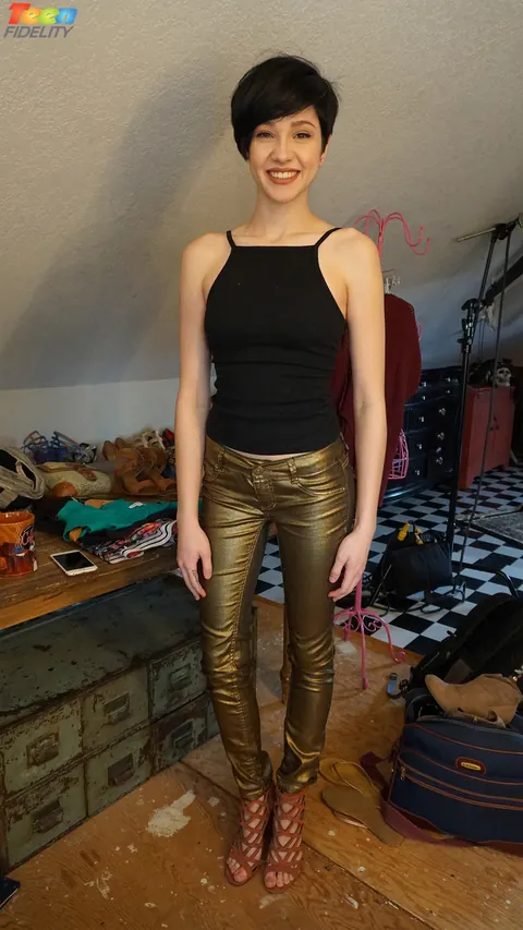 Cadey Mercury: Short-Haired Brunette Strips Out of Her Jeans – photo 15 of 16