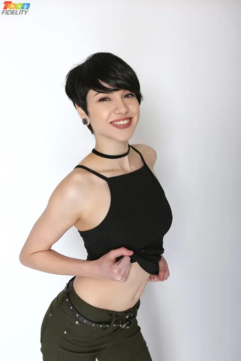 Cadey Mercury: Short-Haired Brunette Strips Out of Her Jeans – photo 4 of 16