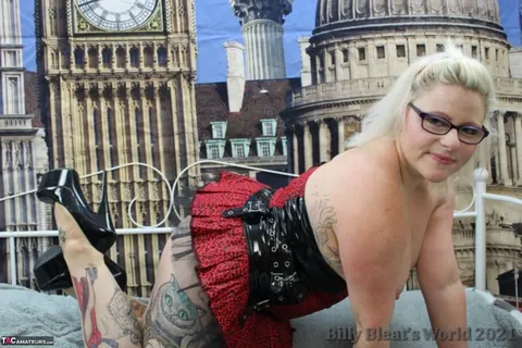 Mollie Foxxx: Mature Curvy Blonde Pulls Her Dress Down to Flash Her Big Tits – photo 9 of 16