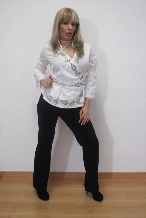 Ana Monte Real: Blonde MILF Sucks Cock Then Spreads for Sex – photo 3 of 17