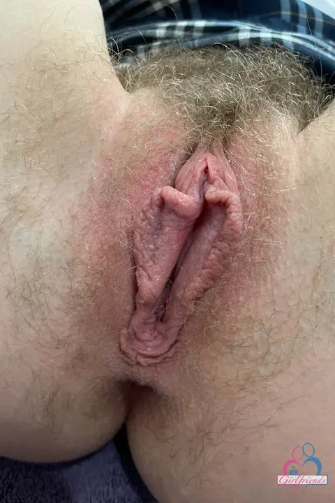 Kallie Taylor: Blonde with Small Natural Tits Kisses and Spreads – photo 7 of 21