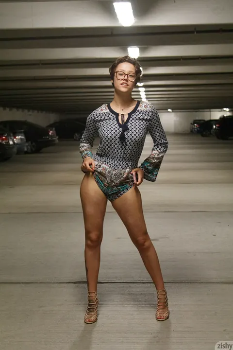 Sabrina Nichole: Busty Blonde in Glasses Shows Off Her Short Hair – photo 3 of 12