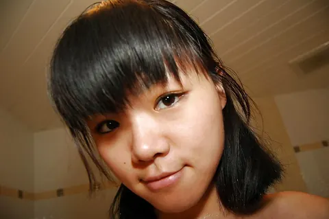 Midori Kimishima: Japanese Brunette Shows Her Hairy Bush in the Shower – photo 8 of 16