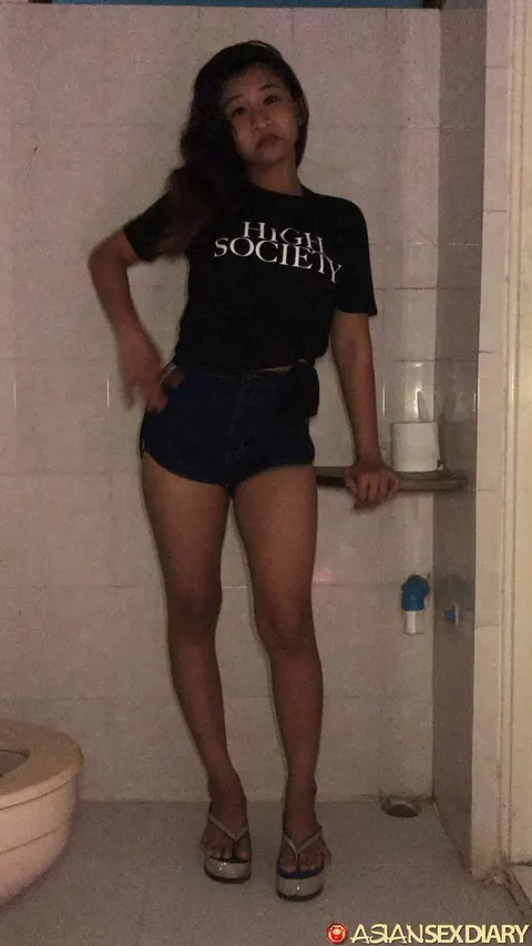 Thick Redhead Sucks Cock Outdoors in Shorts – photo 16 of 21