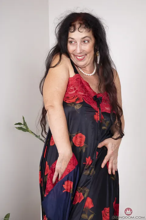Mature Brunette Shows Her Big Saggy Tits and Hairy Bush – photo 4 of 20