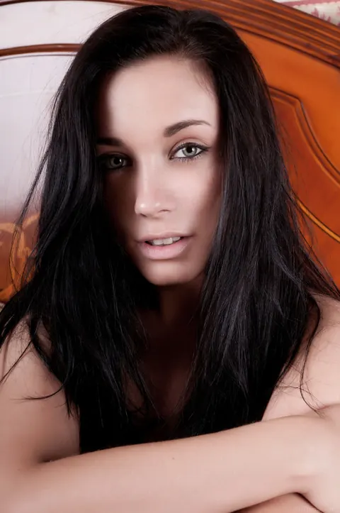 Liza A: Thick Brunette with Big Tits Fingers Her Pussy – photo 20 of 21