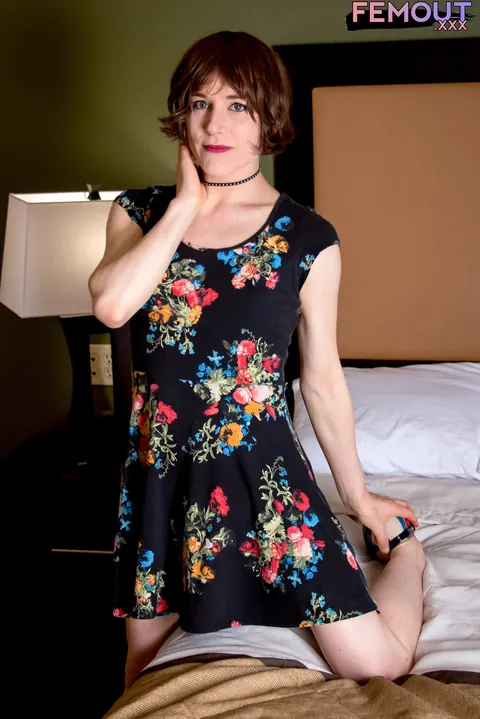 Trans Woman Strips Out of Her Dress and Spreads – photo 4 of 16