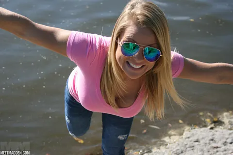 Meet Madden: Slim Blonde MILF in Jeans and Glasses Reveals Lace Underwear Outdoors – photo 6 of 15