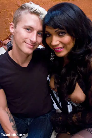Latina Trans Woman Fucks a Guy in Stockings
