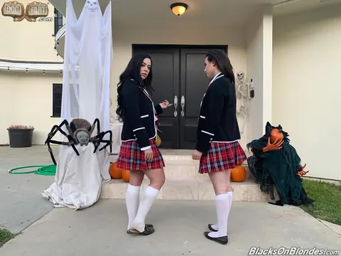 Whitney Wright: Brunette in Uniform Sucks BBC and Fucks in Public Threesome – photo 6 of 15