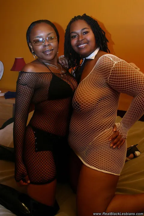 Miss Suckable: Ebony MILF Licks Pussy in the Bedroom – photo 1 of 16