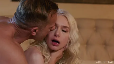 Scarlett Hampton: Blonde Strips Naked and Fucks Her Man – photo 18 of 21