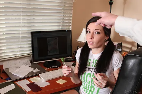 Aria Aspen: Tattooed Brunette Gives a Blowjob Then Takes Anal – photo 3 of 21