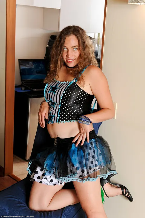 BBW MILF Strips Nude and Shows Her Hairy Pussy – photo 1 of 21