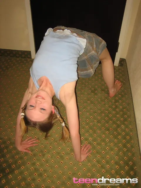 Kitty Kim: Slim Blonde Strips Out of Her Thong Behind a Hotel Door – photo 5 of 15