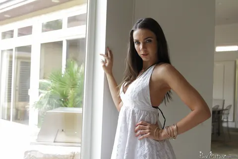 Tiffany Tyler: Tall Brunette MILF Pulls Her Panties Aside and Spreads Her Pussy – photo 1 of 17