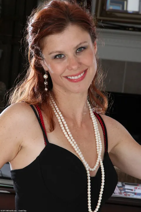 Jessica Adams: Redhead MILF Peels Off Her Dress and Spreads Her Legs – photo 3 of 21