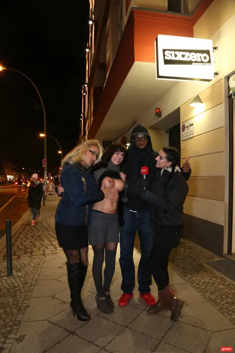 Lana Vegas & Texas Patti: Blonde German MILF Services BBC in a Foursome – photo 1 of 15