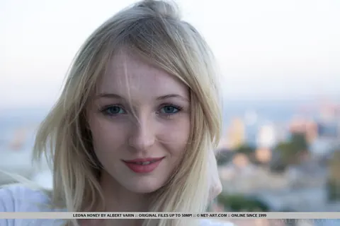 Leona Honey: Czech Blonde Strips Out of Her Panties and Spreads – photo 16 of 18