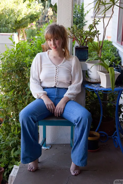 Tilly Hannon: Blonde Amateur Peels Off Her Jeans on the Porch – photo 3 of 11