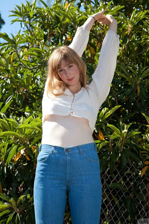 Tilly Hannon: Blonde Amateur Peels Off Her Jeans on the Porch – photo 6 of 11
