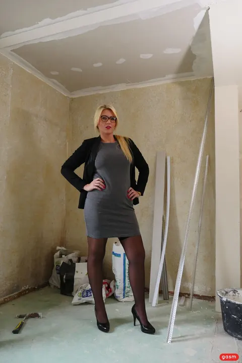 Blonde German MILF Undresses, Kisses and Fucks – photo 7 of 15