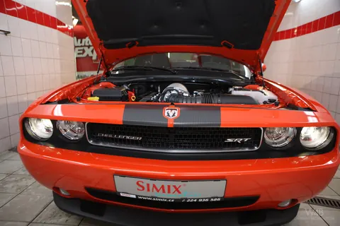 Woman Strips Nude While Washing a Muscle Car – photo 5 of 11