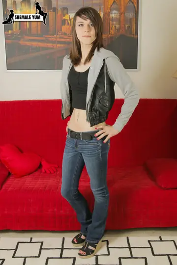 Slim Curvy Trans Woman in Heels Masturbates
