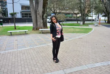 Lorena Medina – Amateur Short-Haired Latina Gives a Blowjob and Rides Him Outdoors