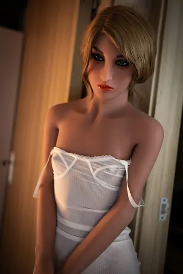 Tall Slim Woman Strips Out of Her Dress to Pose Naked