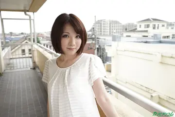 Short-Haired Japanese Wife Flaunts Her Creampied Pussy Outdoors