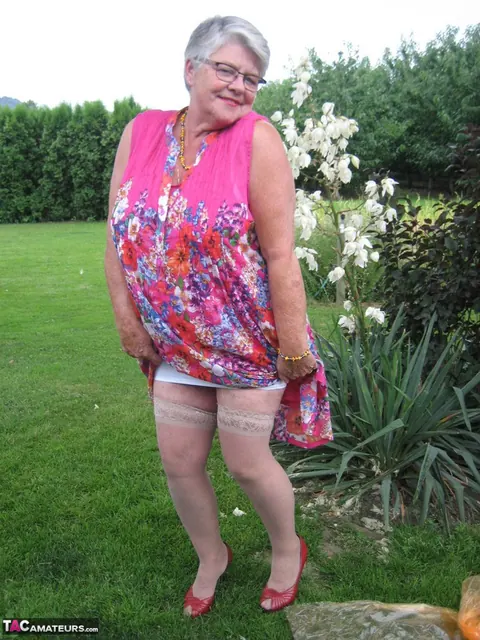 BBW in Stockings Strips Outdoors Showing Her Saggy Tits – photo 6 of 20
