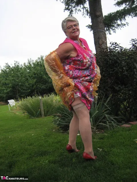 BBW in Stockings Strips Outdoors Showing Her Saggy Tits – photo 5 of 20