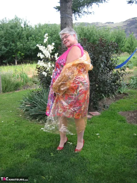 BBW in Stockings Strips Outdoors Showing Her Saggy Tits – photo 4 of 20