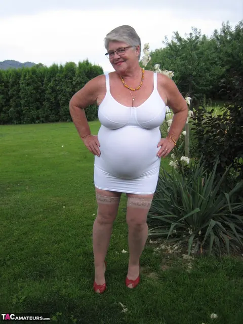 BBW in Stockings Strips Outdoors Showing Her Saggy Tits – photo 8 of 20