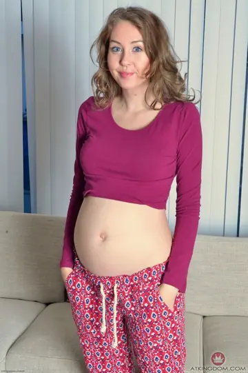 Pregnant Blonde Spreads Her Hairy Pussy