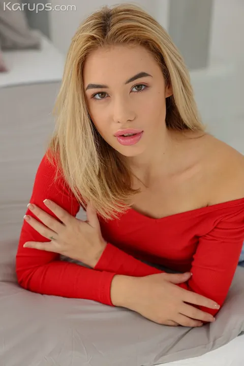 Rika Fane: European Blonde in Shorts Spreads Her Shaved Pussy Wide – photo 2 of 21