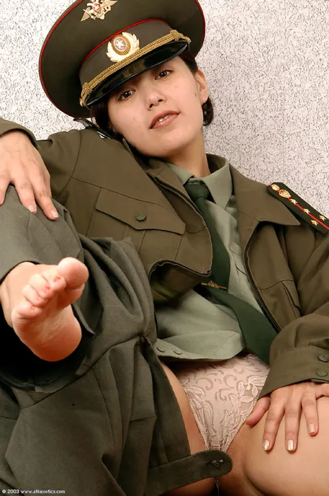 Korean Woman Strips Off Her Military Uniform for Cosplay – photo 3 of 16