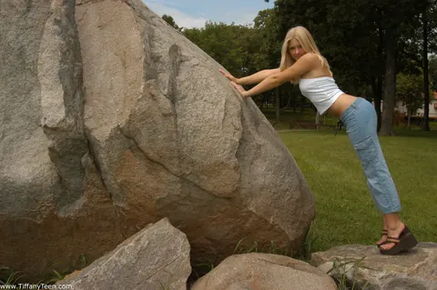 Blonde Amateur in Jeans Spreads Outdoors – photo 2 of 12
