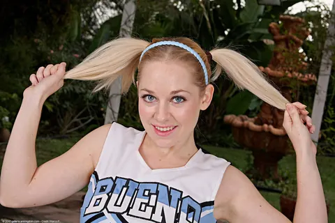 Cindi Loo: Petite Blonde in Uniform and Socks Spreads Outdoors – photo 2 of 21