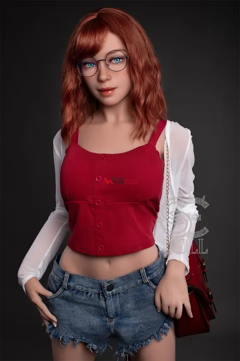Redhead in Glasses Poses Nude and Shows Her Body – photo 2 of 20